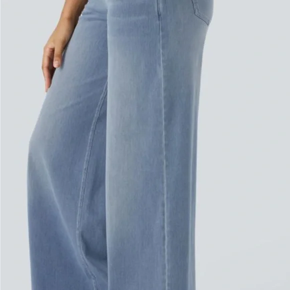 Halara Sweatpants Blue Jeans - Women's Light Blue Wide-Leg Jeans with pockets - Picture 2 of 5